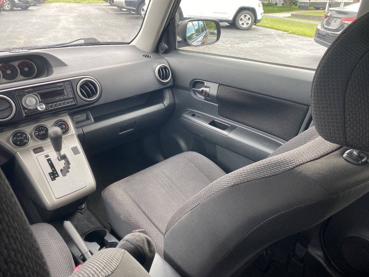 Used 2010 Scion xB FWD image 8