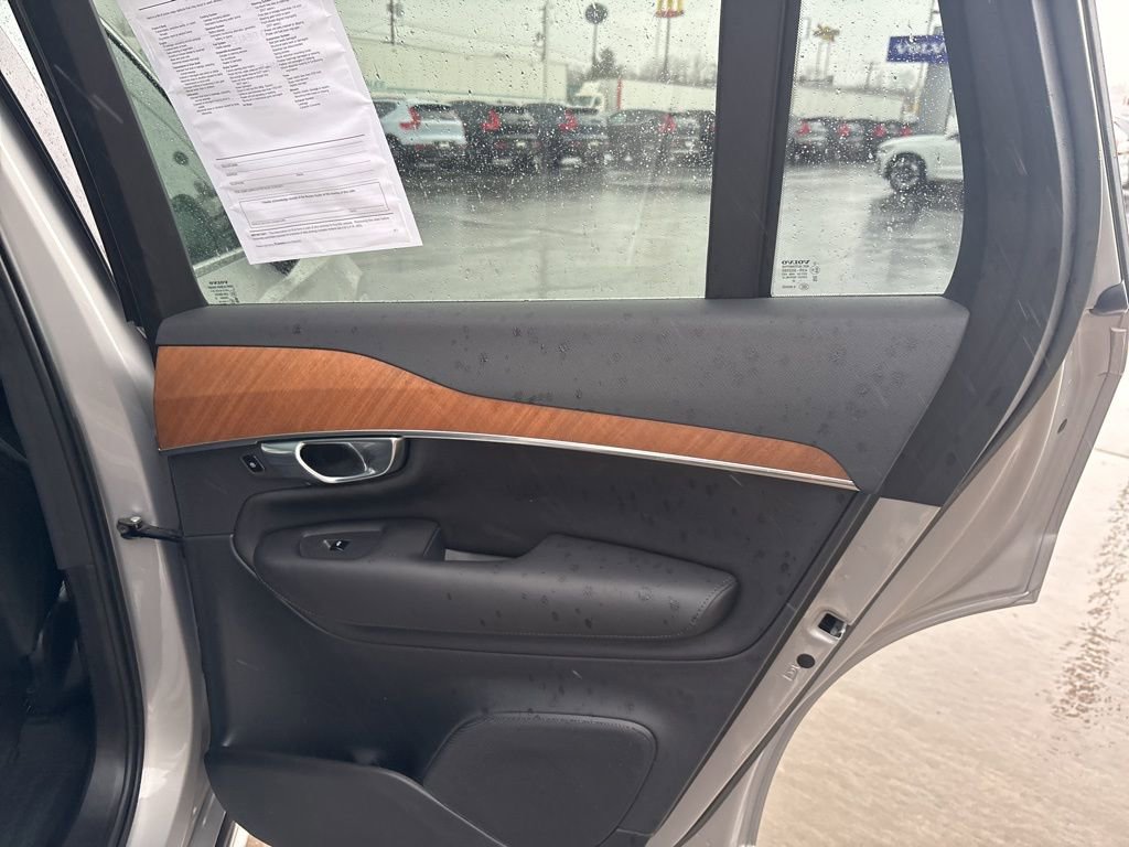 Certified 2023 Volvo XC90 B5 Plus image 36