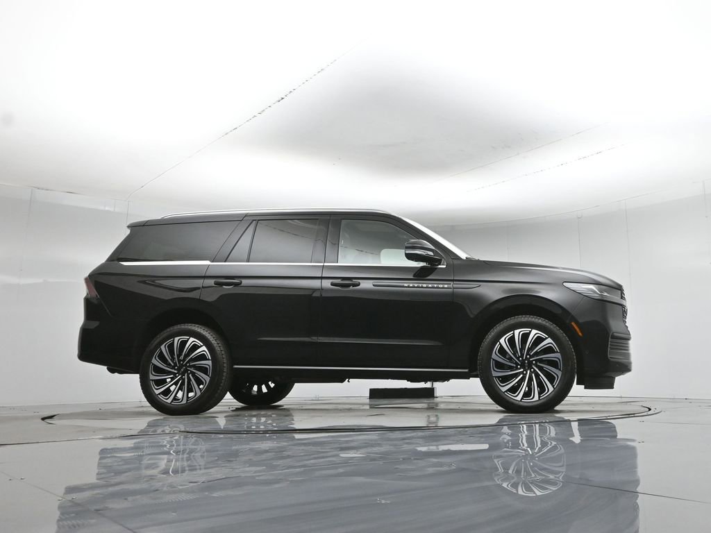 Used 2025 Lincoln Navigator Black Label image 49