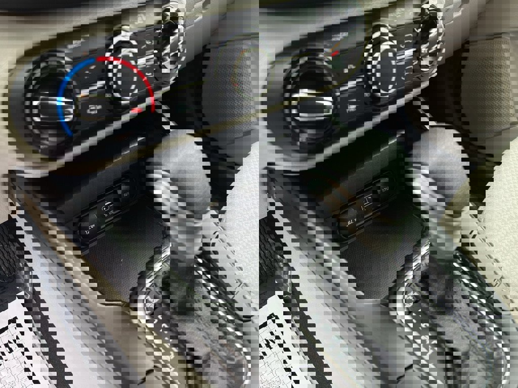 Used 2023 Kia Soul LX image 13