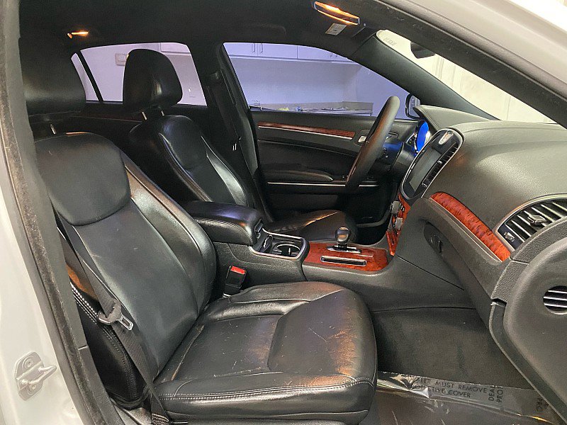 Used 2013 Chrysler 300 image 14