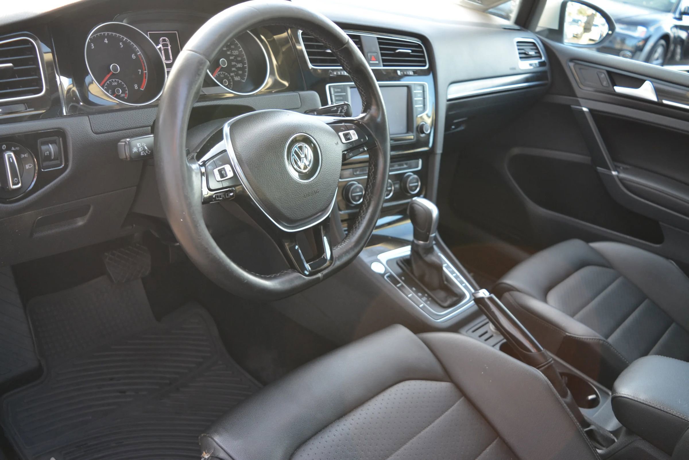 Used 2016 Volkswagen Golf SEL image 20