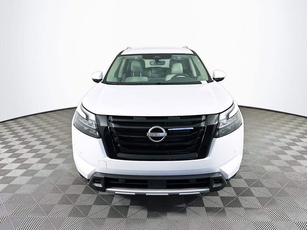 New 2025 Nissan Pathfinder SL w/ Black Appearance Package image 4