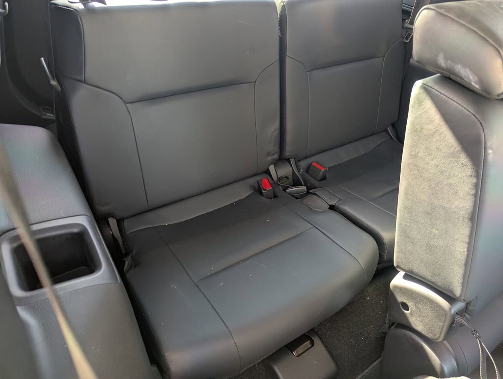 Used 2025 Mitsubishi Outlander SE image 36