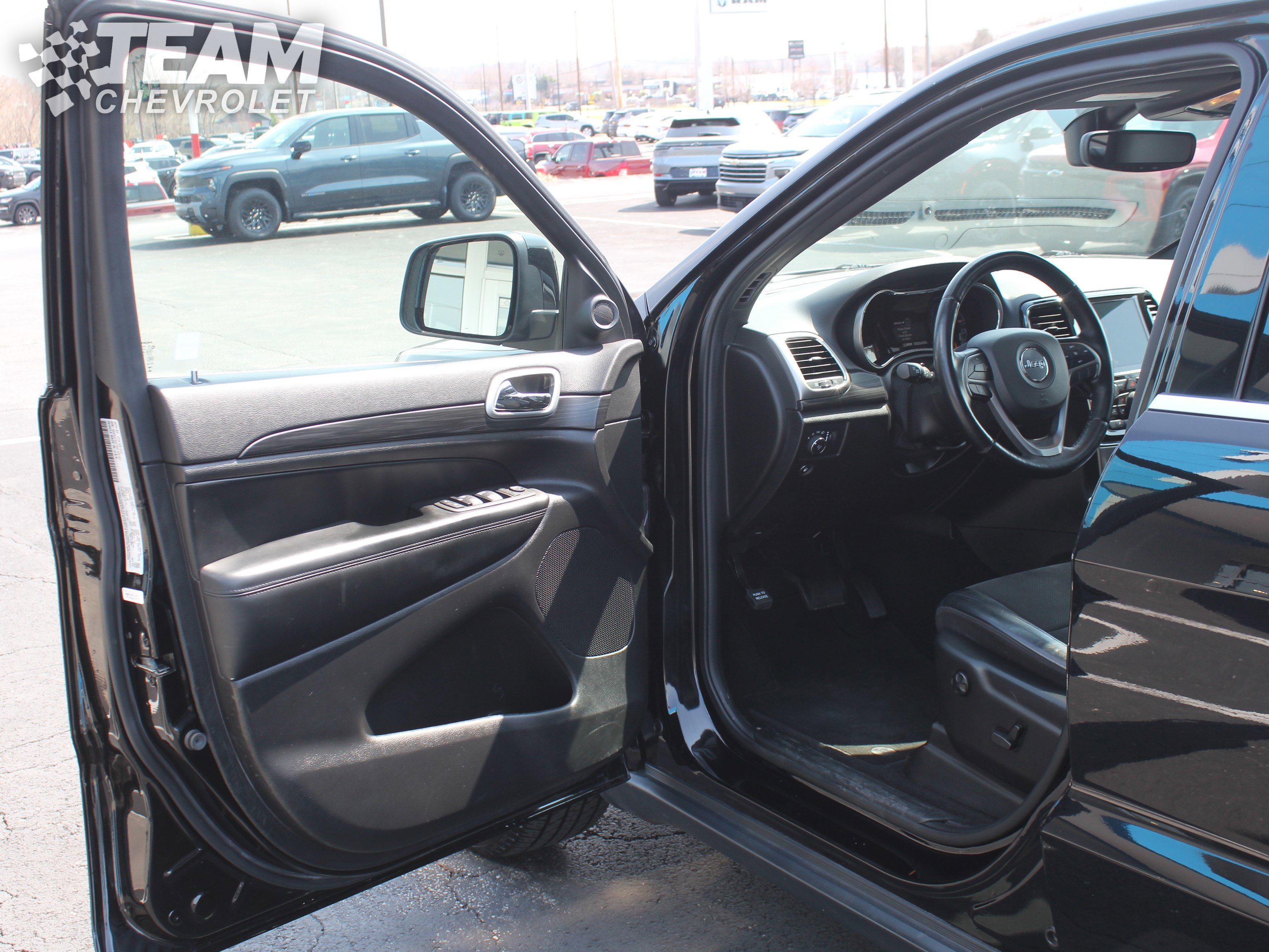 Used 2022 Jeep Grand Cherokee Laredo X AWD/4WD image 10