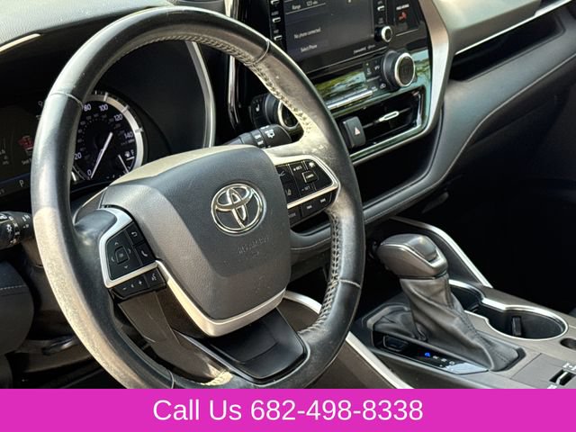 Used 2022 Toyota Highlander XLE FWD image 19