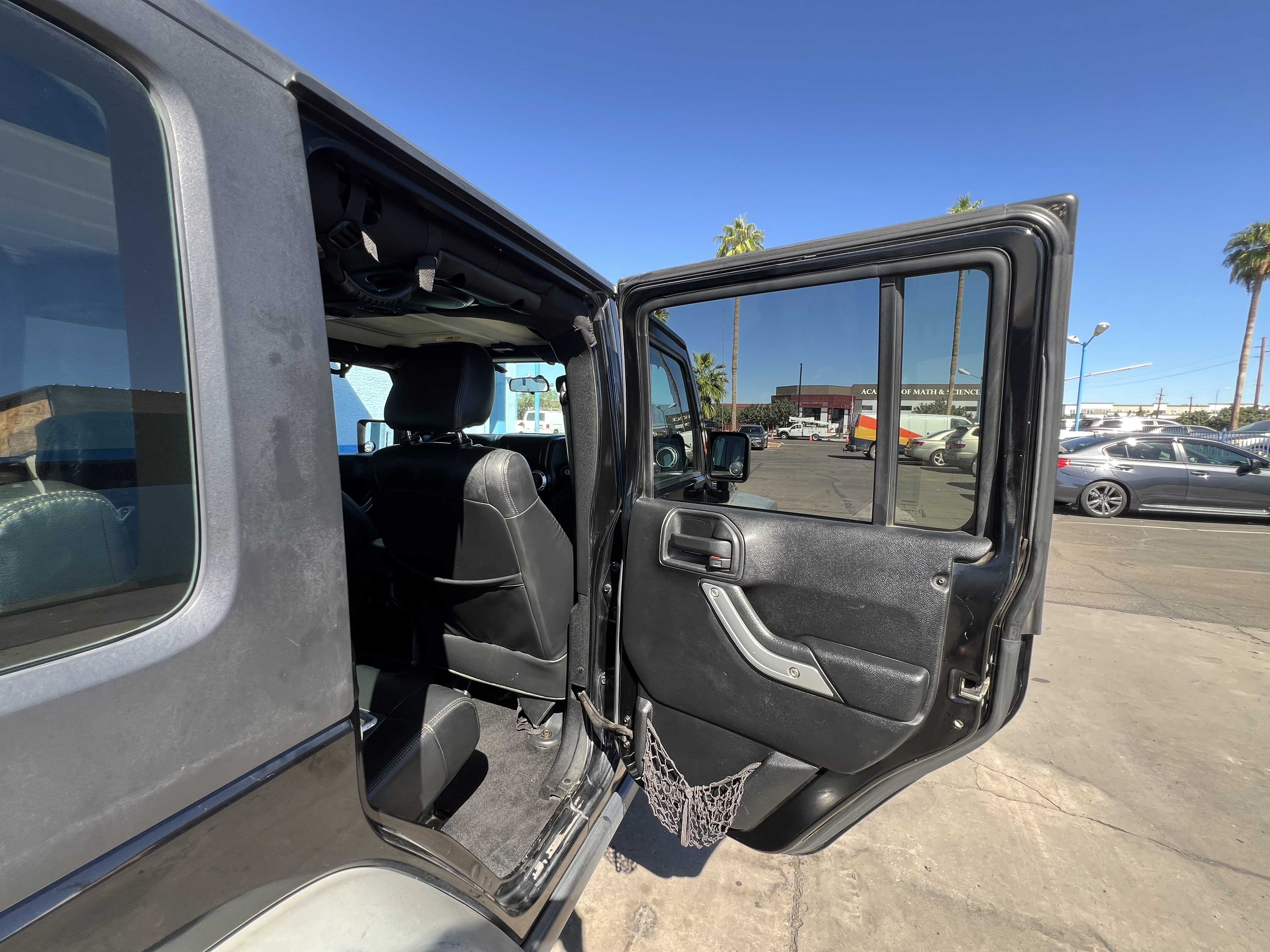 Used 2012 Jeep Wrangler Unlimited Rubicon w/ Connectivity Group AWD/4WD image 16