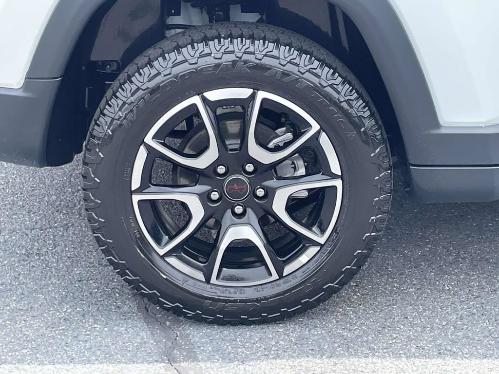 Certified 2025 Jeep Compass Trailhawk AWD/4WD image 13