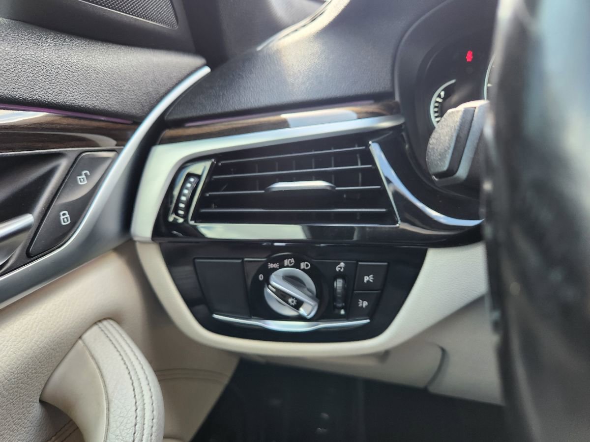 Used 2019 BMW 530i w/ Convenience Package RWD image 20
