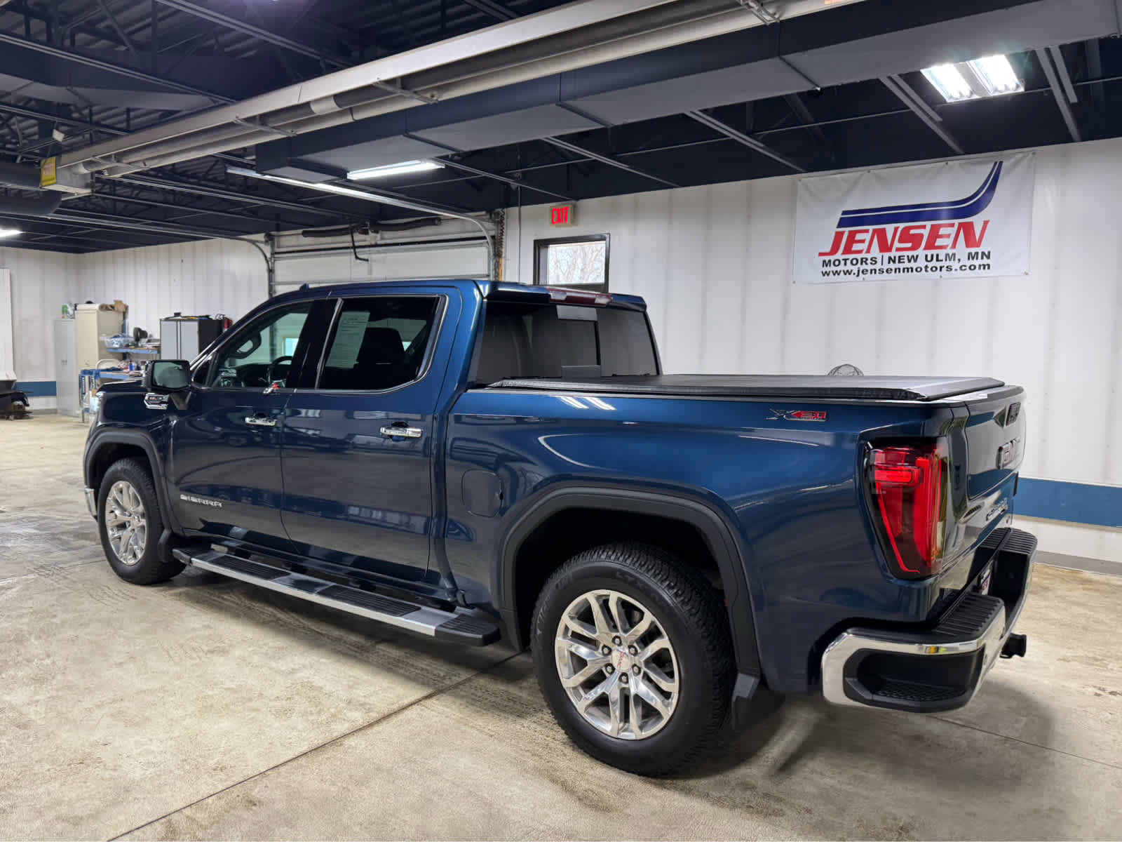Used 2019 GMC Sierra 1500 SLT w/ SLT Premium Package image 6