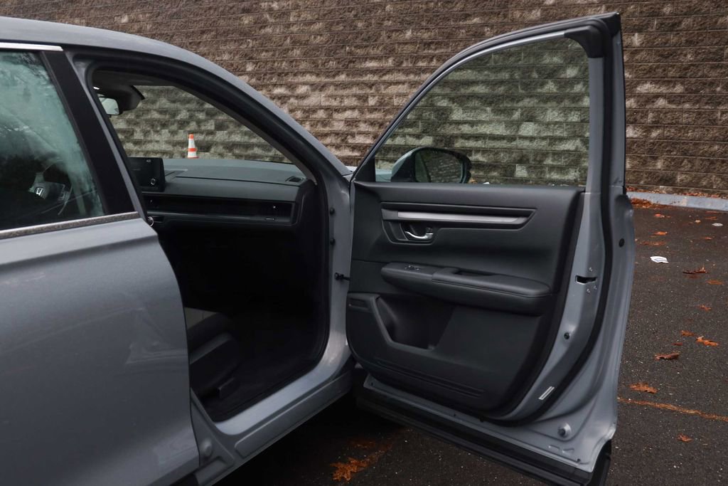 Used 2023 Honda CR-V LX image 15