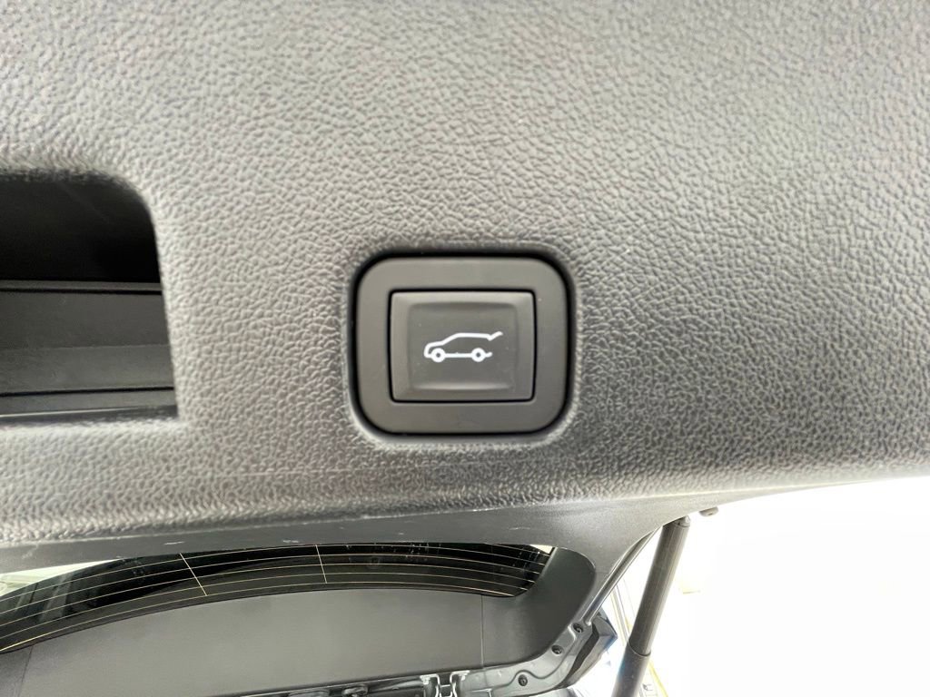 Used 2025 GMC Acadia Elevation AWD/4WD image 8