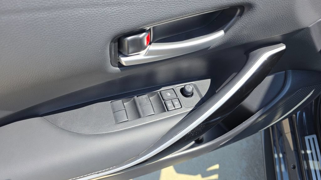 Used 2025 Toyota Corolla XLE FWD image 23