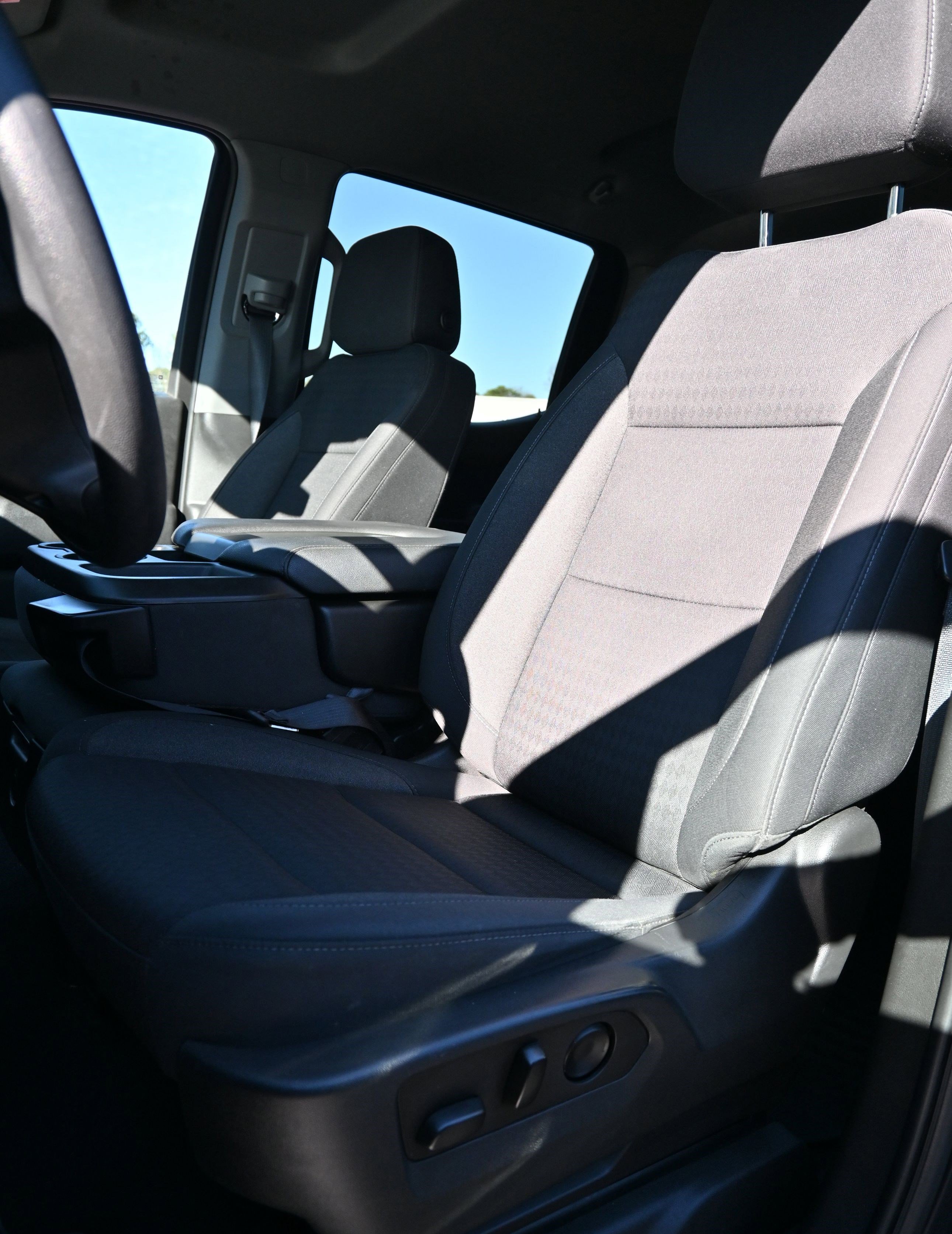 Used 2022 Chevrolet Silverado 1500 Custom image 17