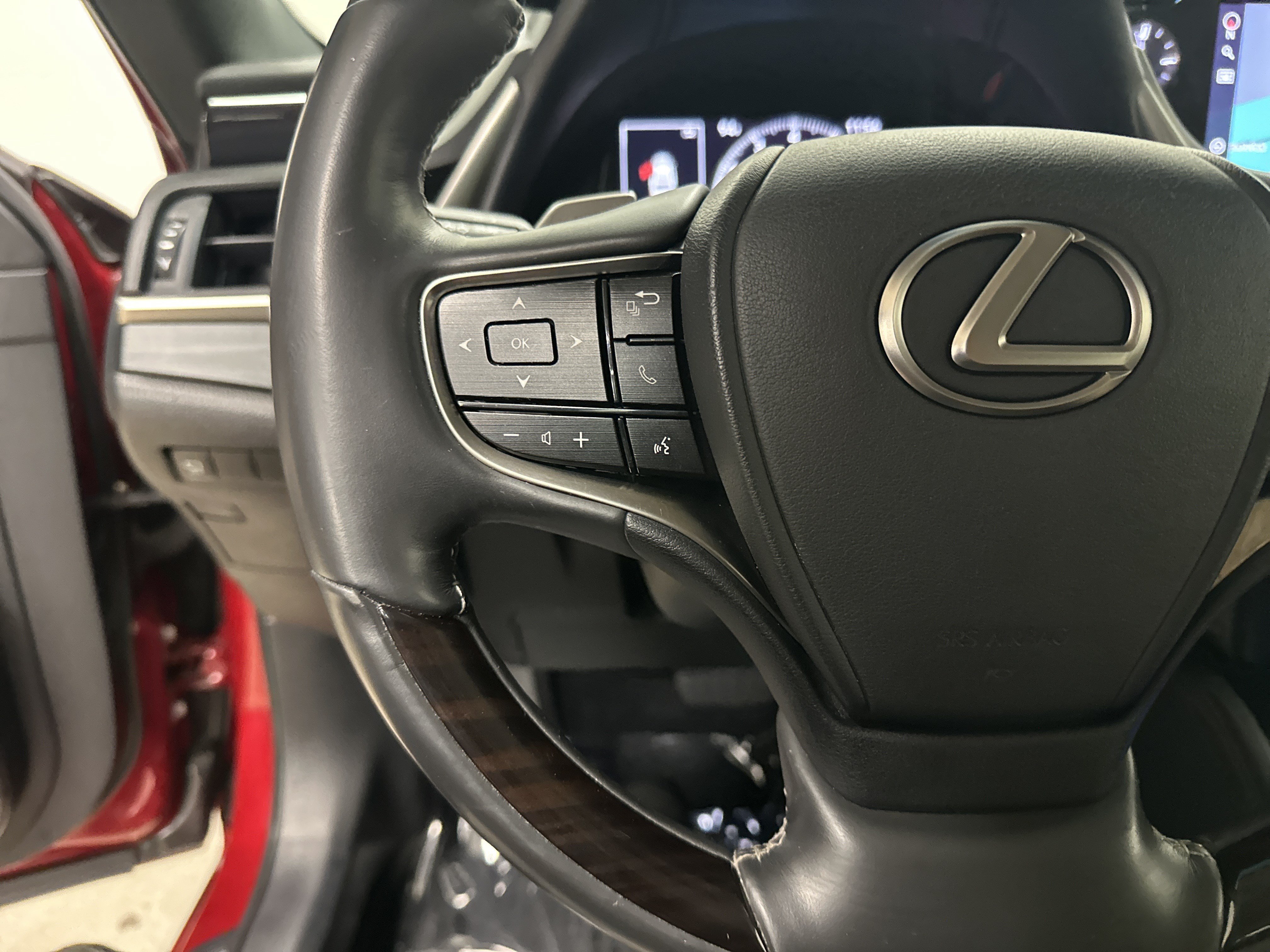 Used 2020 Lexus ES 350 Luxury w/ Accessory Package FWD image 19