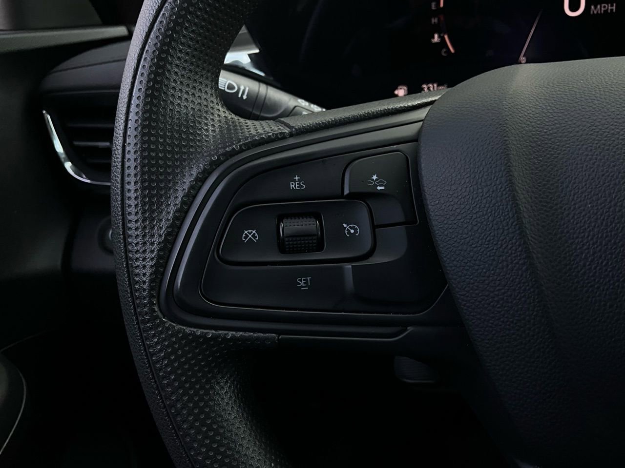 Used 2025 Buick Envista Preferred image 33