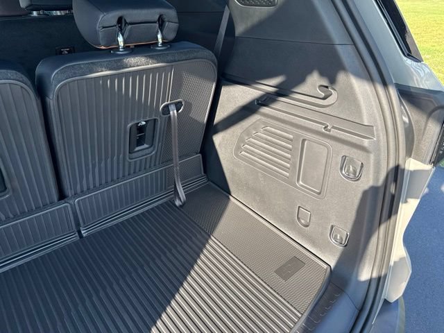 New 2027 Chevrolet Traverse Z71 w/ LPO, Floor Liner Package AWD/4WD image 54