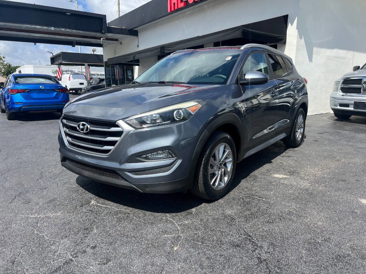 Used 2018 Hyundai Tucson SEL image 2