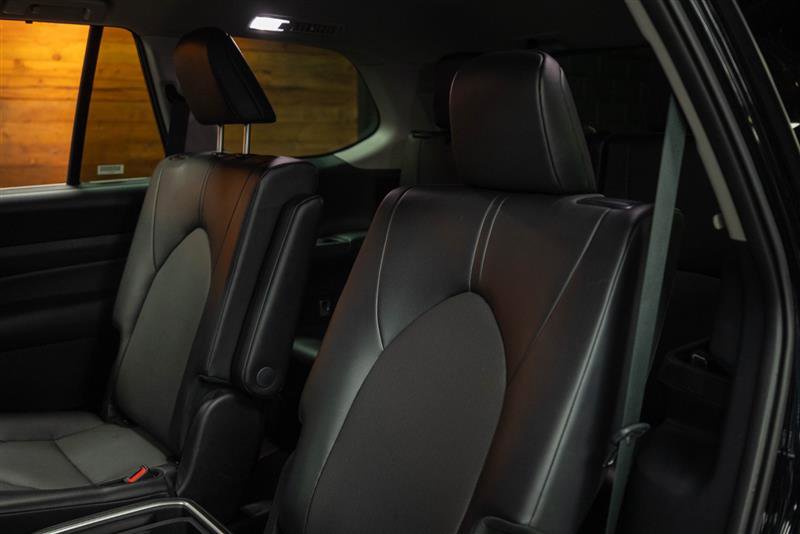 Used 2025 Toyota Grand Highlander AWD image 13