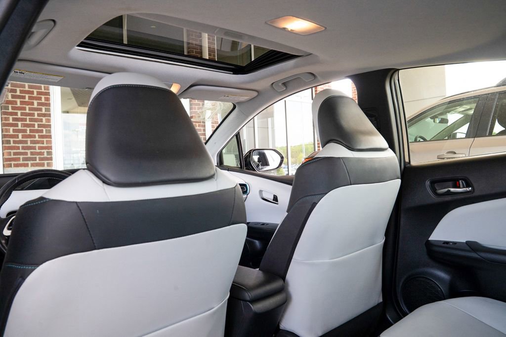 Used 2017 Toyota Prius Four w/ Advanced Technology Package image 16