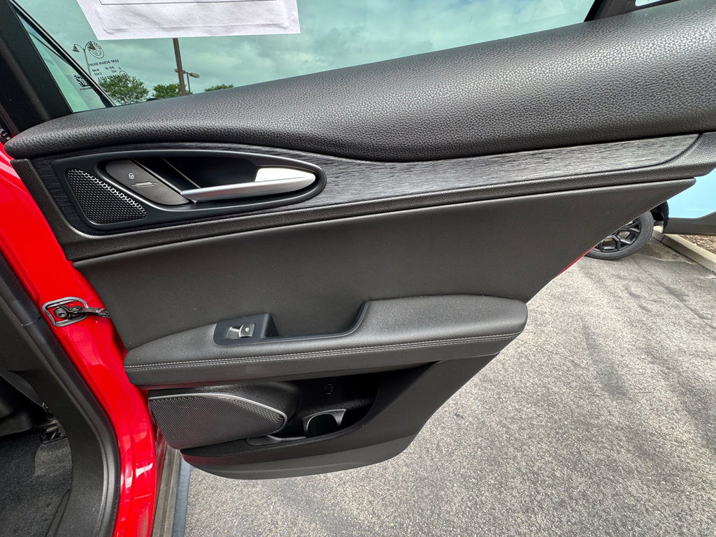 Used 2019 Alfa Romeo Stelvio RWD image 24