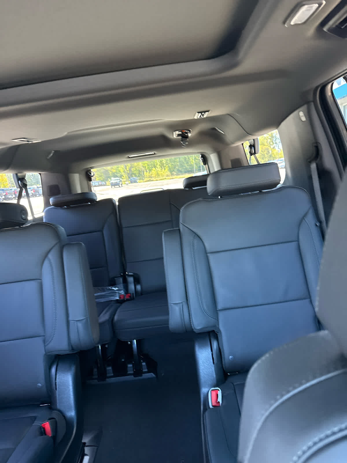 New 2027 Chevrolet Suburban Z71 w/ Comfort Package AWD/4WD image 28