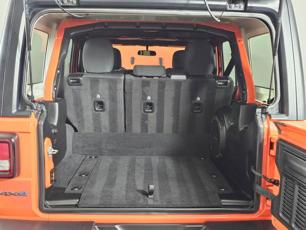 Used 2023 Jeep Wrangler Unlimited AWD/4WD image 15
