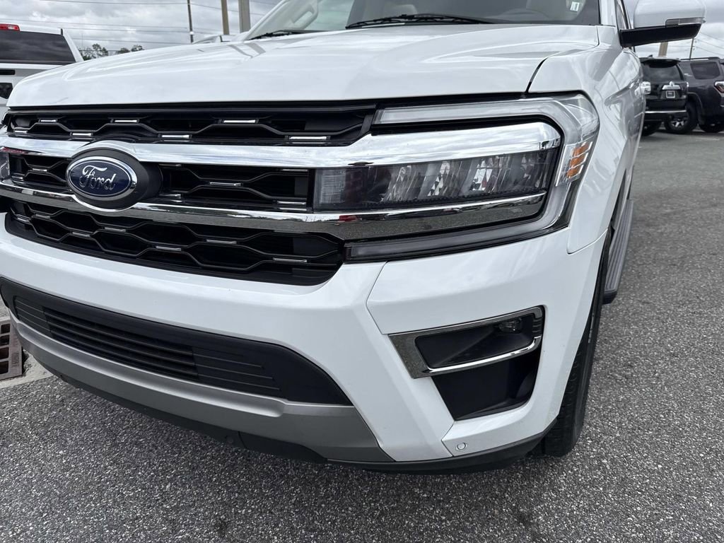 Used 2024 Ford Expedition Limited image 10