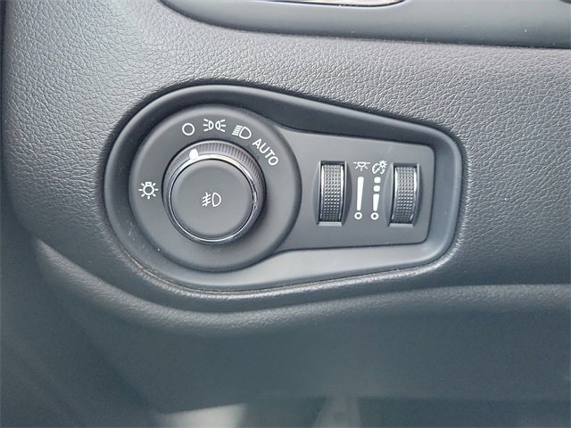 Used 2020 Jeep Renegade Limited image 20