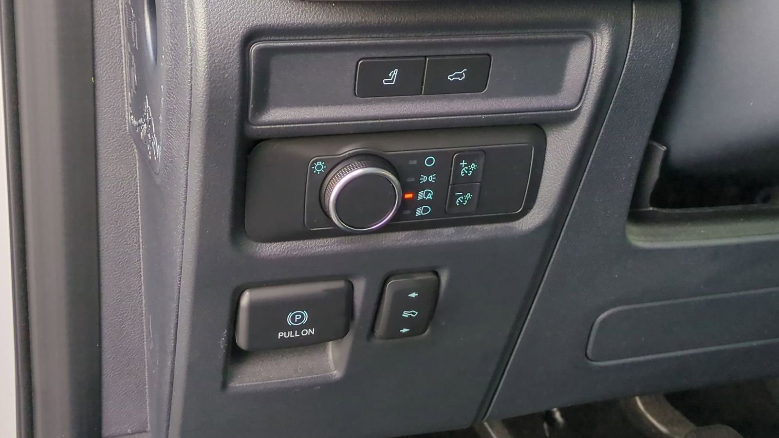 Used 2022 Ford Expedition Max XLT image 18