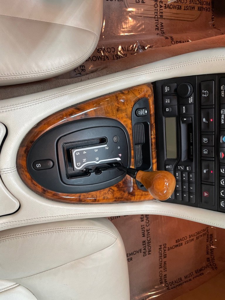 Used 2003 Jaguar XK8 Convertible image 32