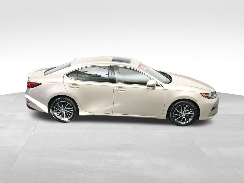 Used 2018 Lexus ES 350 w/ Luxury Package w/Wood Trim FWD image 38