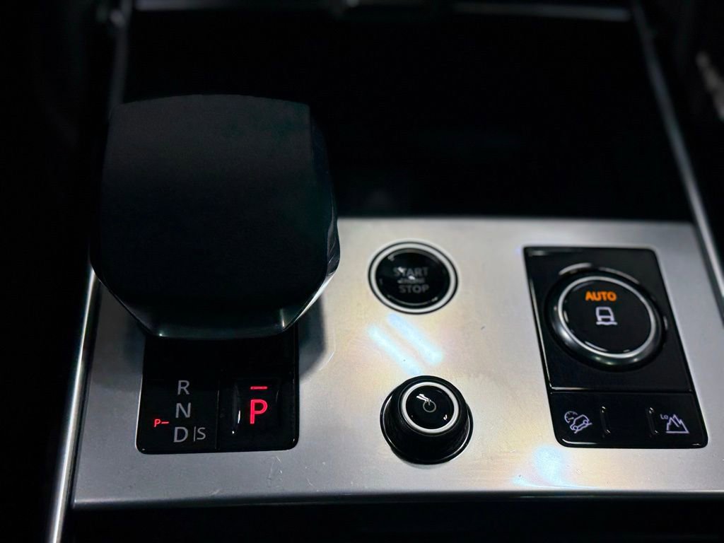 Used 2023 Land Rover Range Rover SE image 26