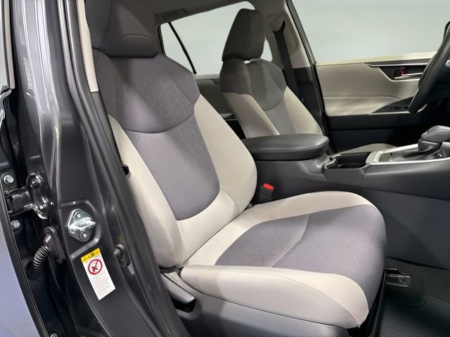 Used 2019 Toyota RAV4 XLE w/ Convenience Package image 14