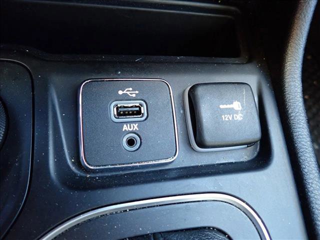 Used 2019 Jeep Cherokee Latitude Plus w/ Cold Weather Group image 19