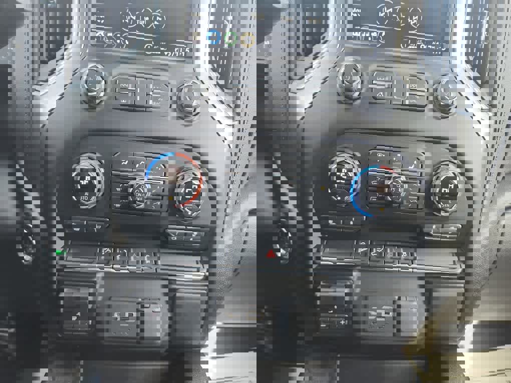 Used 2021 Chevrolet Silverado 1500 LT Trail Boss w/ Bed Protection Package image 25