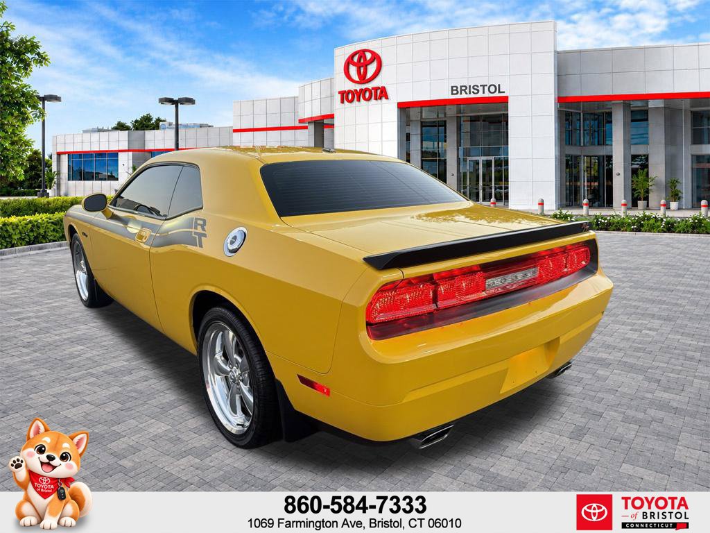 Used 2010 Dodge Challenger R/T RWD image 5