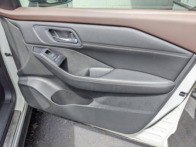Used 2023 Nissan Rogue SV w/ SV Premium Package AWD/4WD image 22