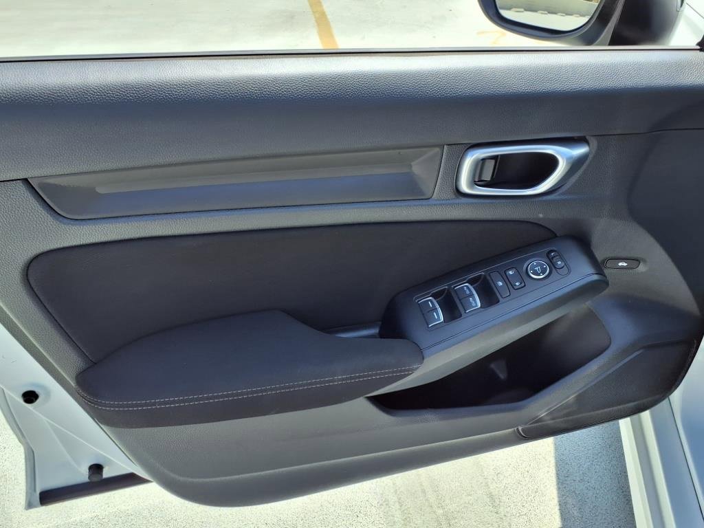 Used 2023 Honda Civic Sport image 11