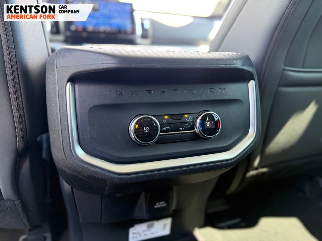 Used 2025 Ford Expedition Active AWD/4WD image 37