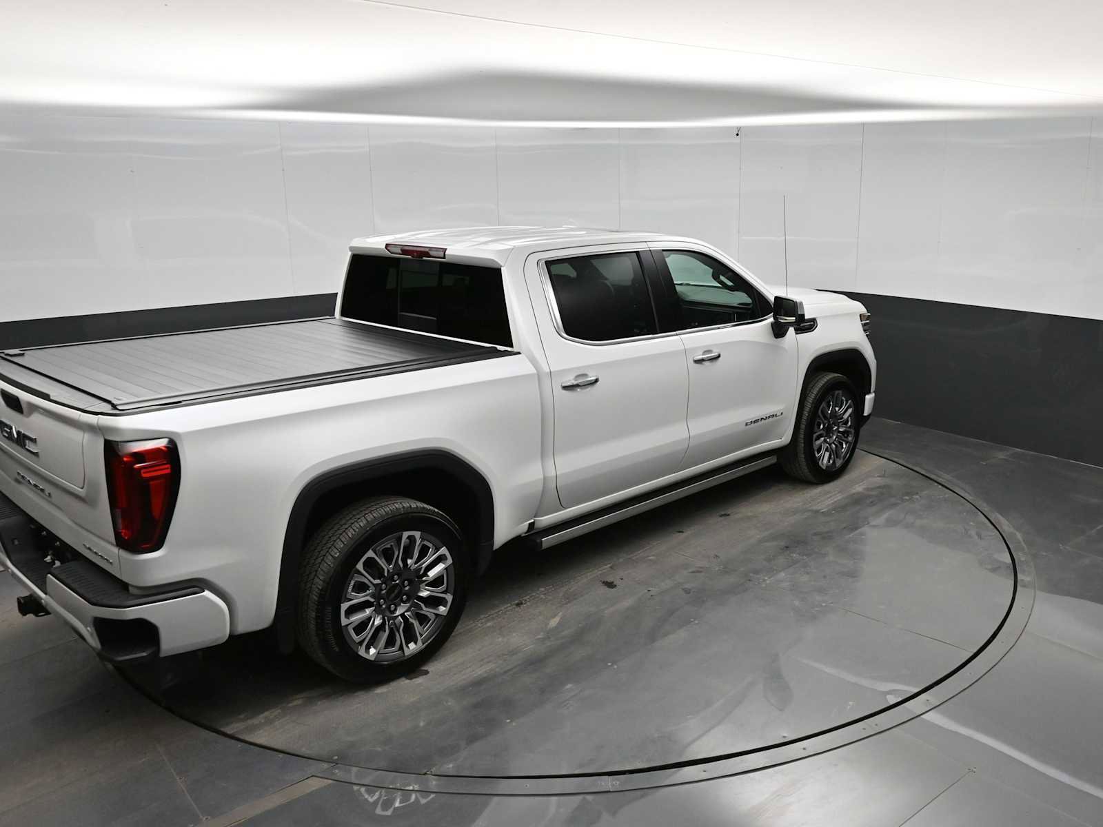 Used 2024 GMC Sierra 1500 Denali Ultimate image 28