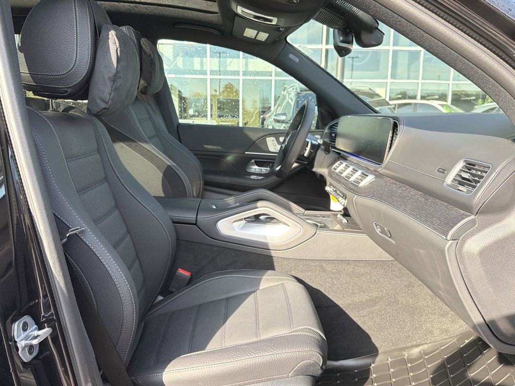 New 2026 Mercedes-Benz GLS 580 4MATIC image 19