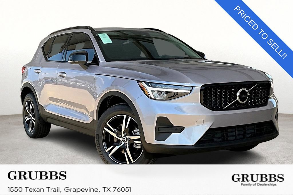 New 2026 Volvo XC40 B4 Core w/ Climate Package