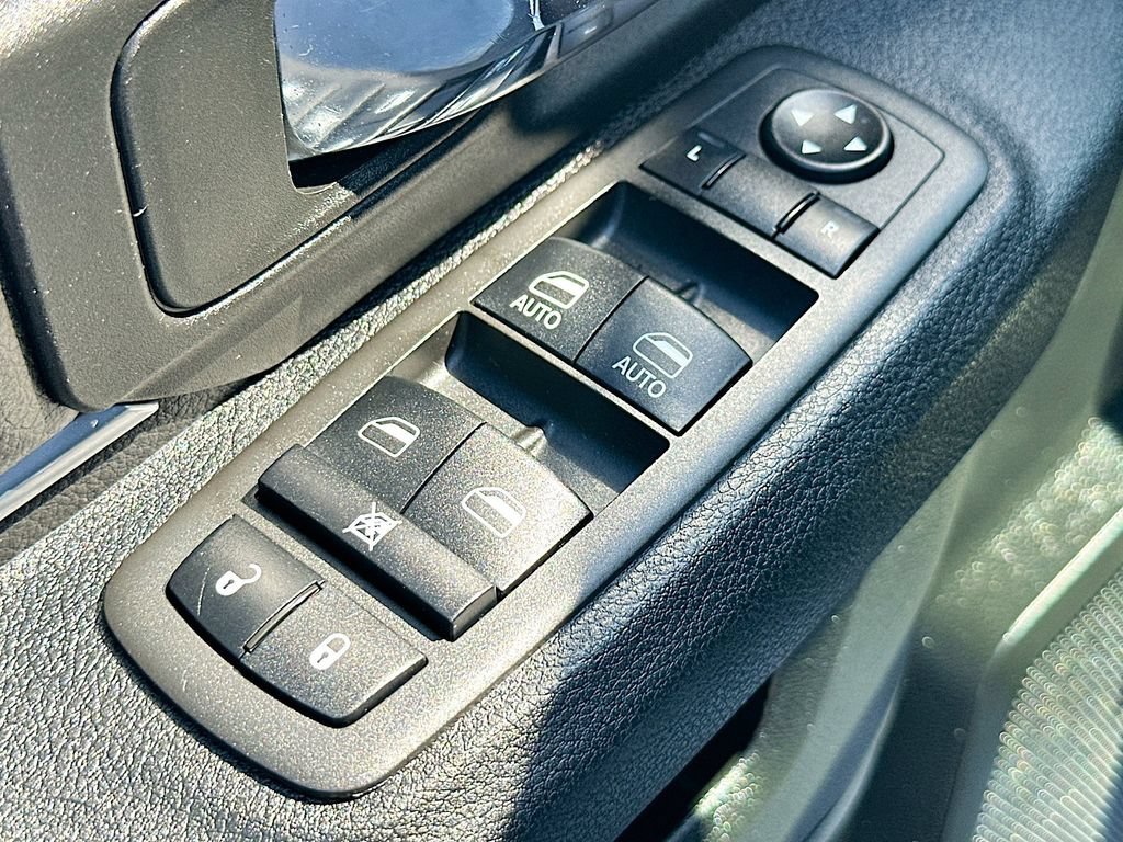 Used 2022 RAM 1500 Classic Warlock w/ Electronics Group AWD/4WD image 17