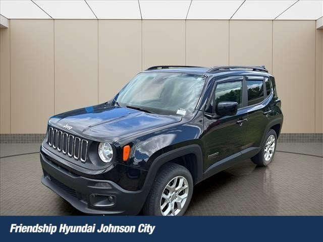 Used 2018 Jeep Renegade Latitude w/ Popular Equipment Group AWD/4WD image 1
