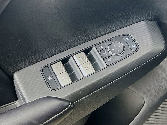 Used 2024 Mitsubishi Outlander SE image 9