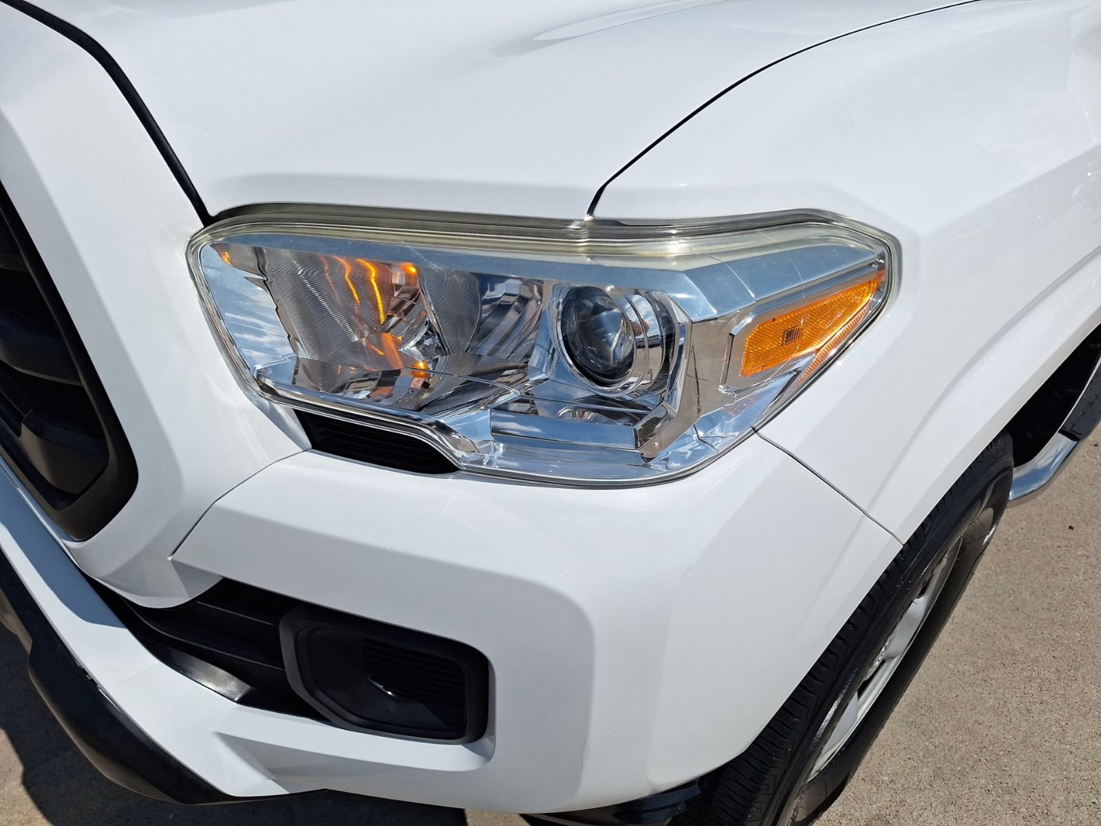 Used 2019 Toyota Tacoma SR w/ SR Convenience Package RWD image 10