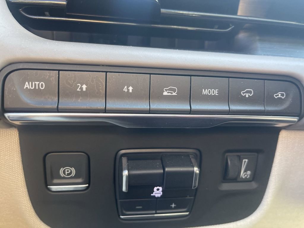 Certified 2021 Cadillac Escalade Sport Platinum image 36