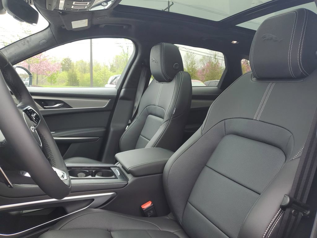 New 2026 Jaguar F-PACE R-Dynamic S image 11