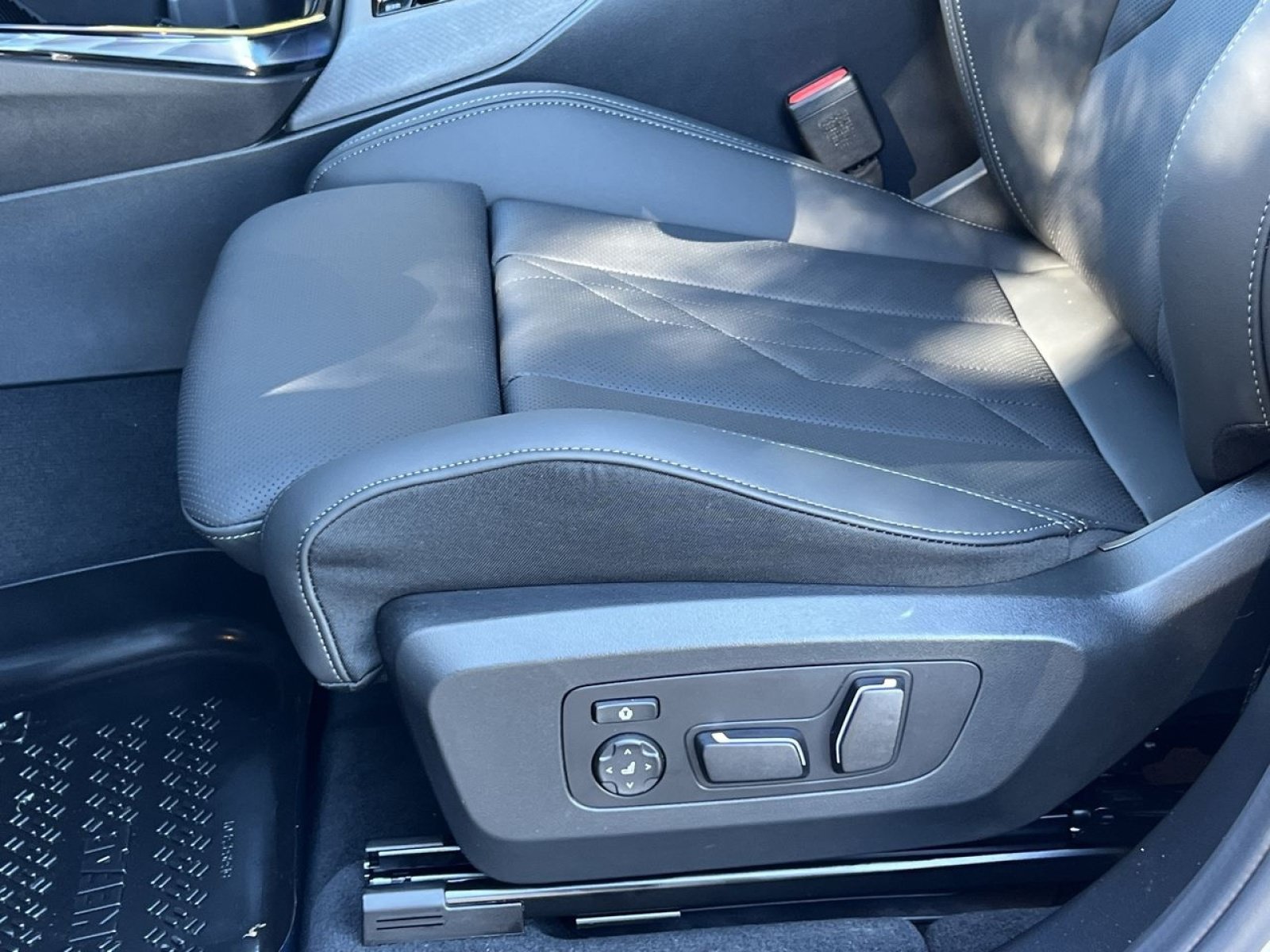 New 2026 BMW X3 M50 w/ Premium Package AWD/4WD image 11